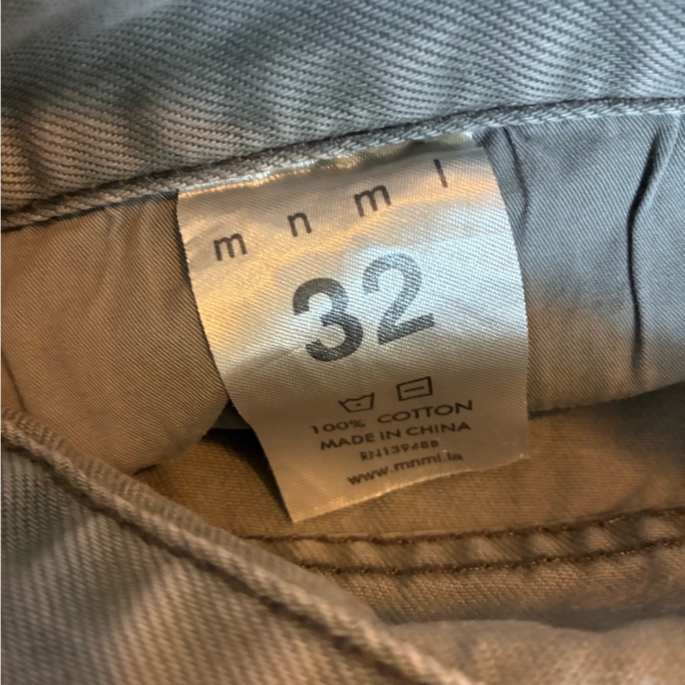 MNML Slim Jeans in Gray with Ripped Design - Picture 2 of 3